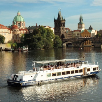 BOOTSFAHRT in der Tschechischen Republik: Zauberhaftes Prag