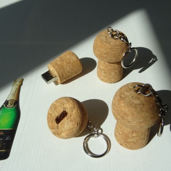 Bohemia Sekt Holzkorken: USB Stick - 64 GB