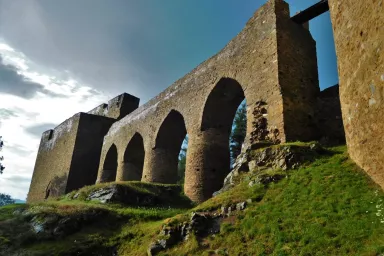 Burgen in der Tschechischen Republik: Brückenburg Velhartice