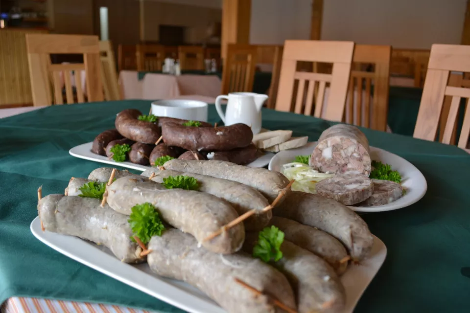 Домашний Убой Свиней + Живая Музыка в Чешской Республике