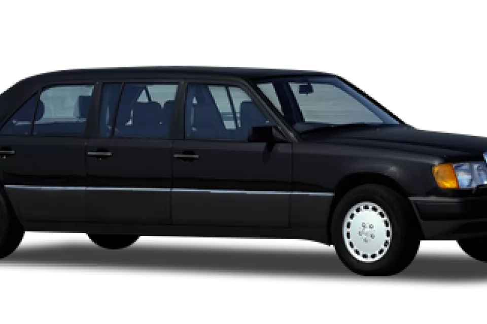 LIMUZÍNY v České republice: jízda Vašeho života MERCEDES-BENZ PULLMAN