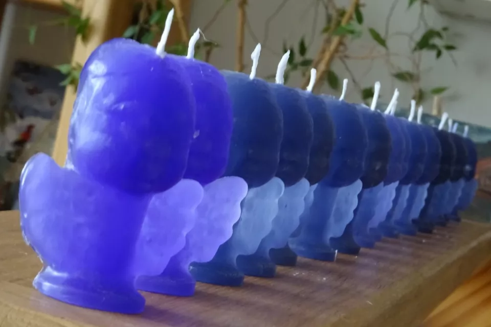 Pilsen Sightseeing: Candle Angel for good luck - VIOLET BLUE