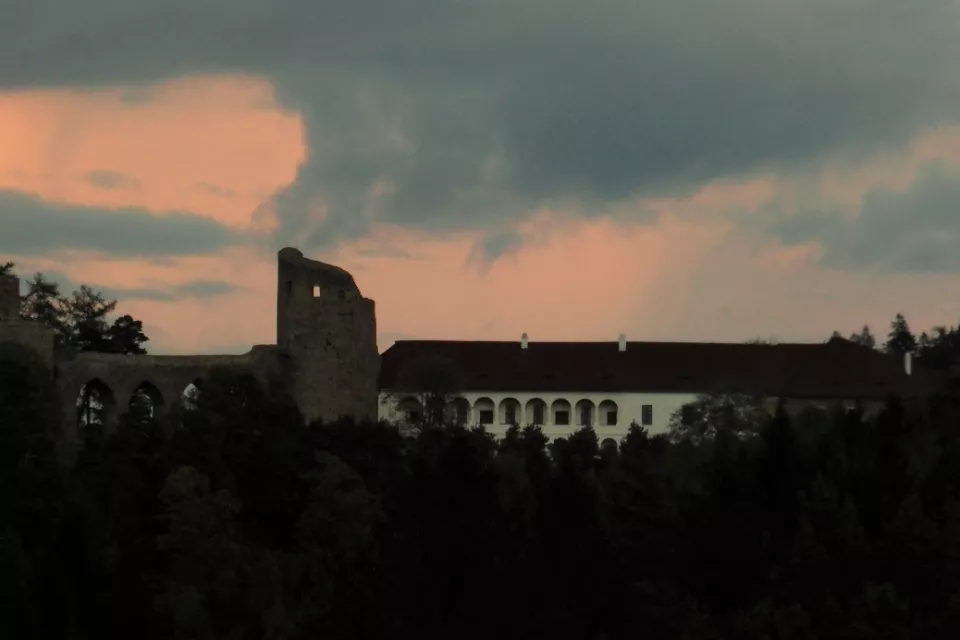 Burgen in der Tschechischen Republik: Brückenburg Velhartice