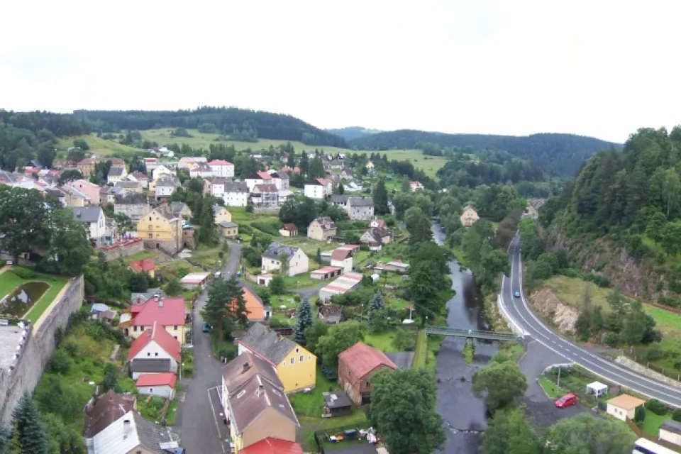 Burgen in der Tschechischen Republik: Schatzkammerburg und Schloßanlage Bečov