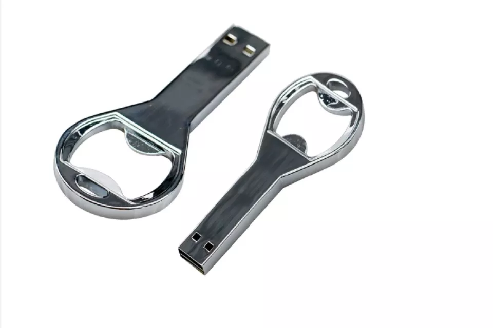 Český retro otvírák na pivo: USB nosič - 8 GB