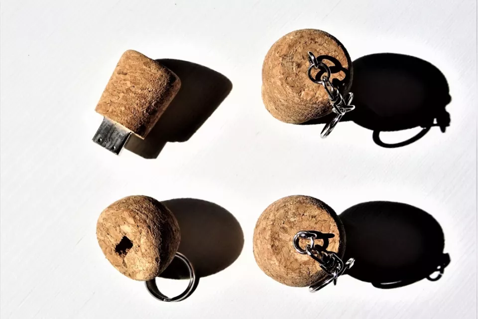 Bohemia Sekt Holzkorken: USB Stick - 8 GB