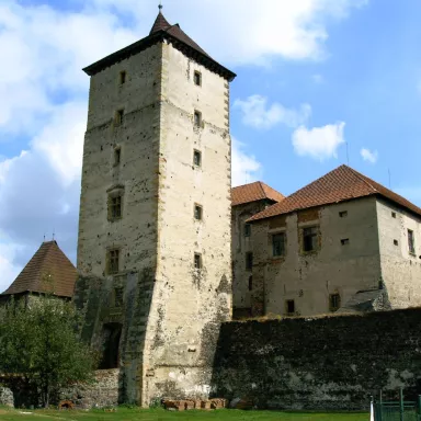 Burgen in der Tschechischen Republik: Aschenbrödels Wasserburg Švihov