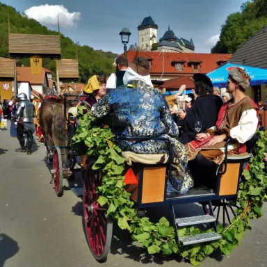 Festivals in der Tschechischen Republik: Burg Karlstein Weinlese und Festspiele